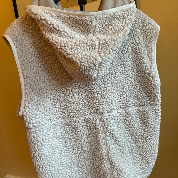 Prana Cream Sherpa Vest with Zip - Picture 2 of 6